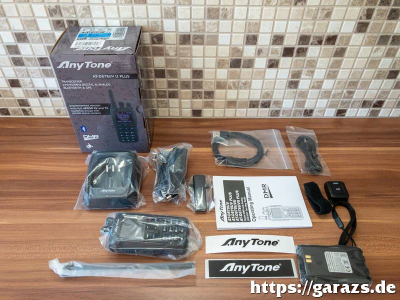 Anytone AT-D878UV II Plus - Mi van a dobozban?